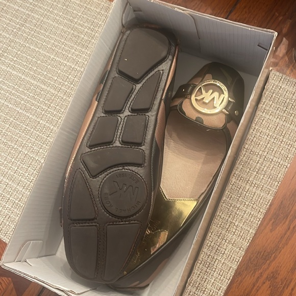 Michael Kors Loafer Sz 8 - Picture 2 of 2